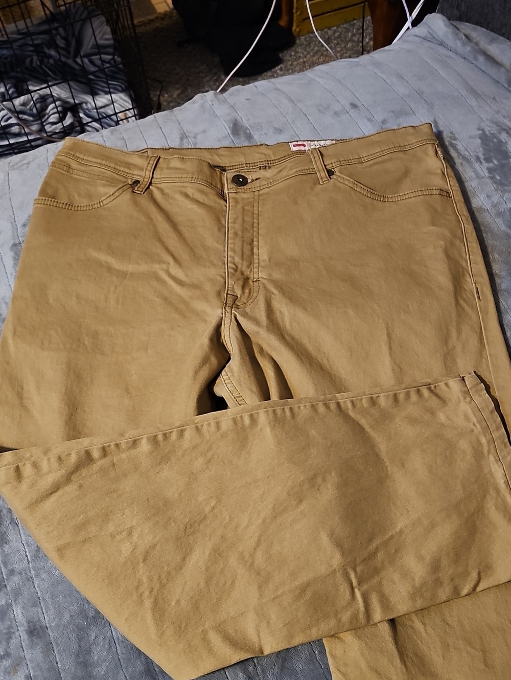 Wrangler Men's Chinos in Khaki